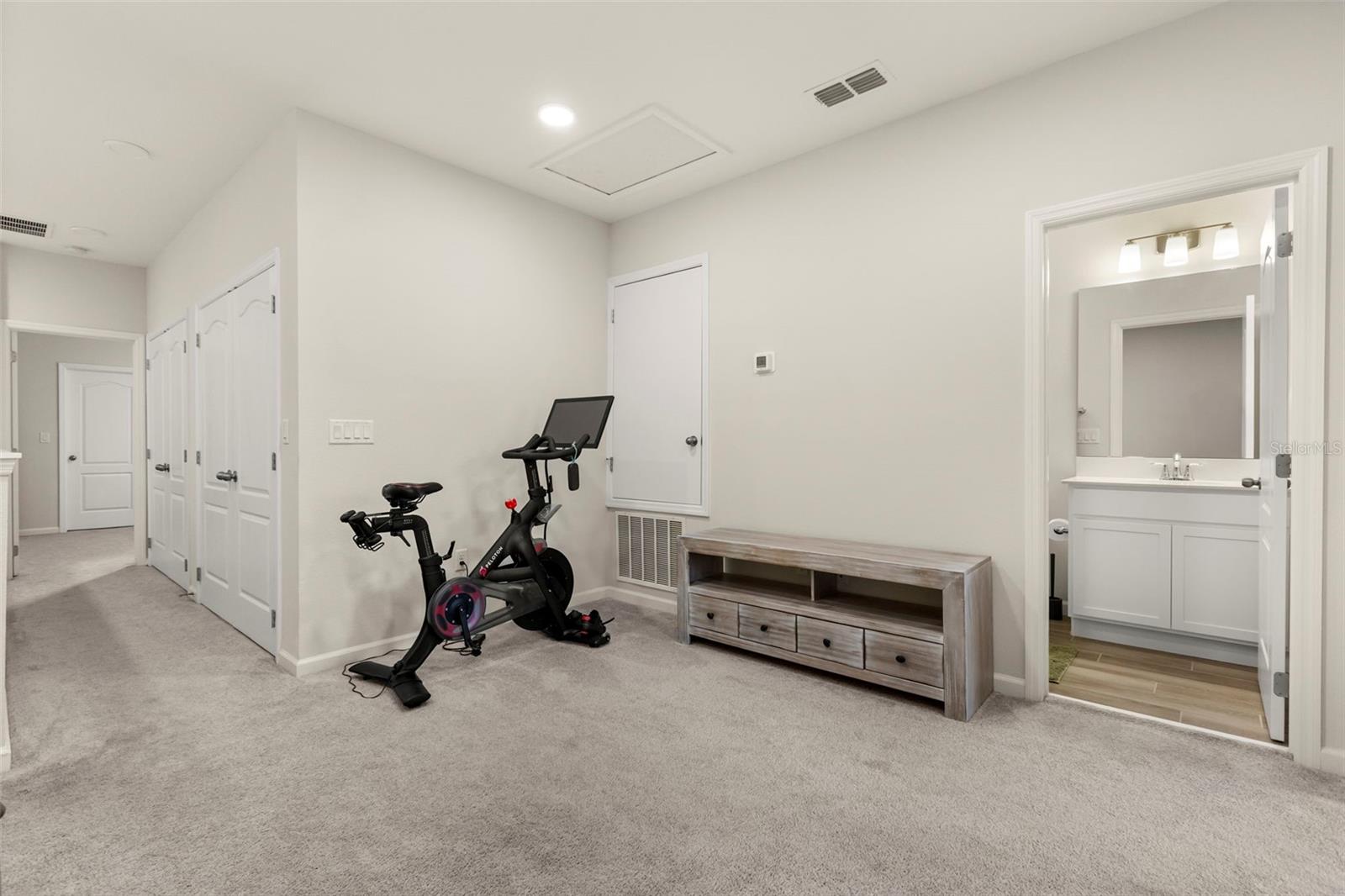 TOWNS AT TUSKAWILLA COMMONS - Residential