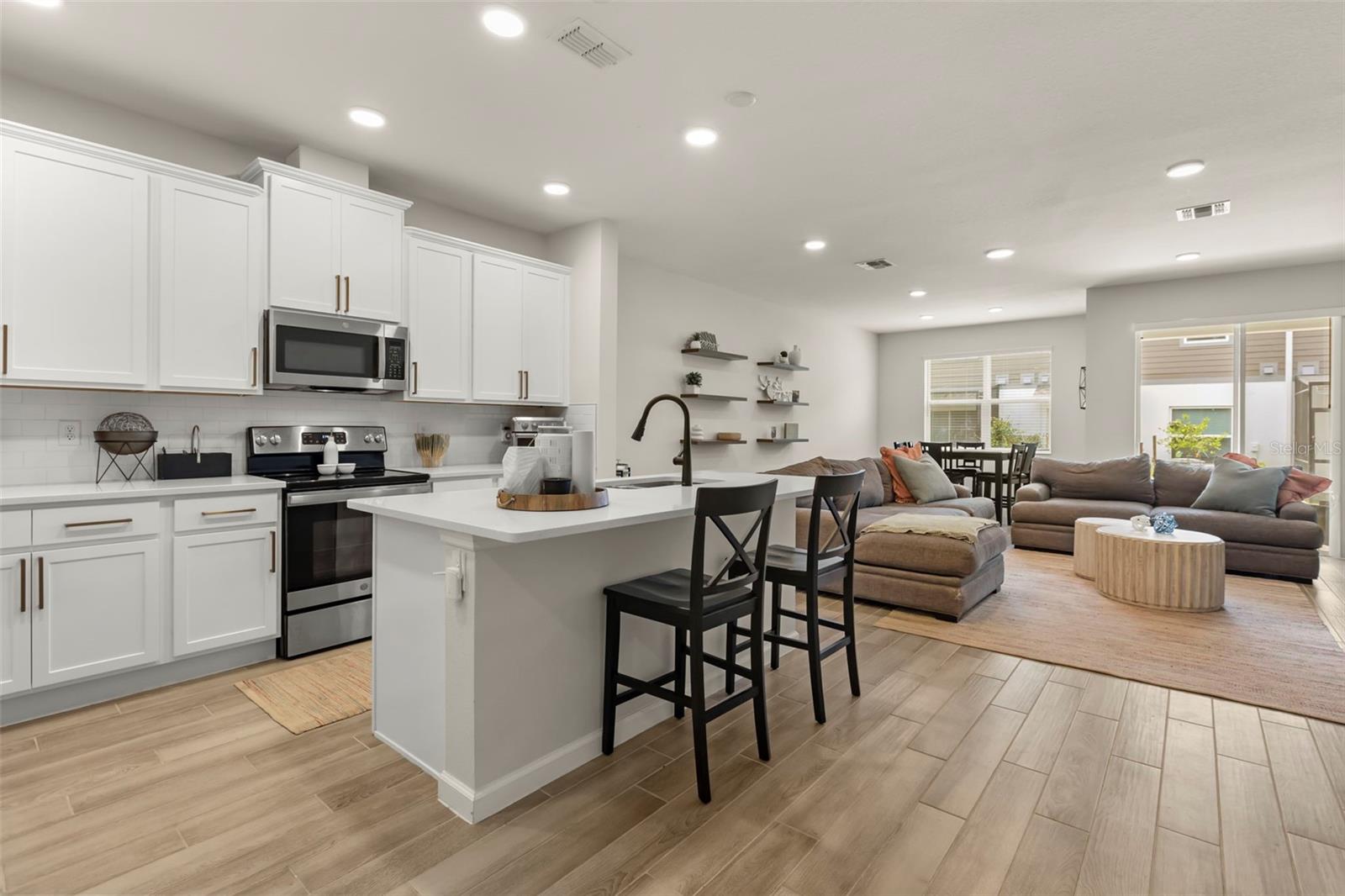 TOWNS AT TUSKAWILLA COMMONS - Residential