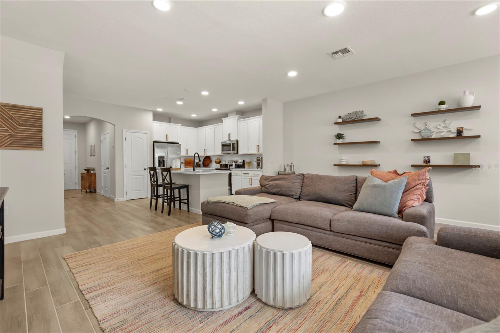 TOWNS AT TUSKAWILLA COMMONS - Residential