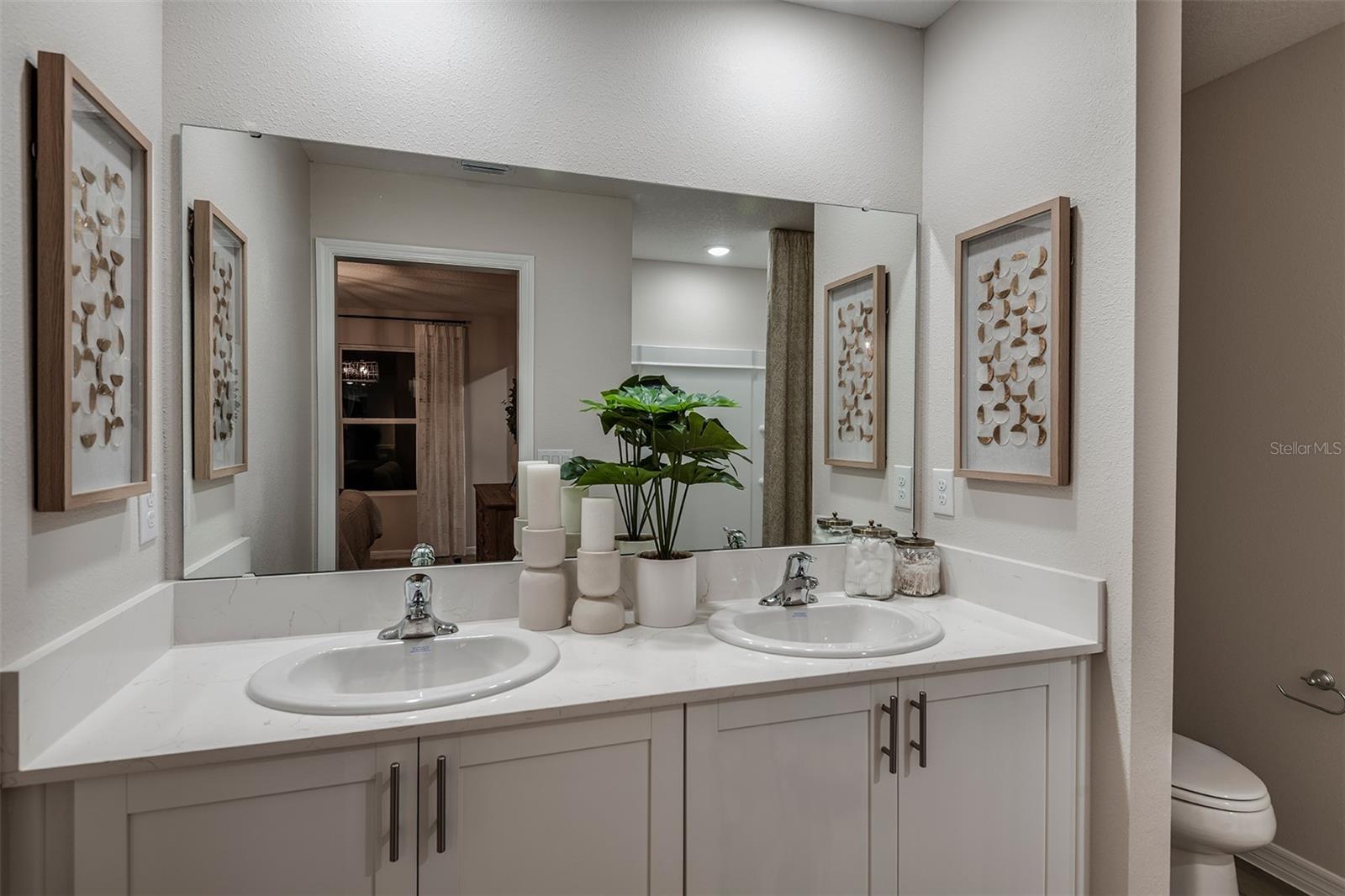 CF GTIS II GROVE AT CROSSWIND LLC - Residential