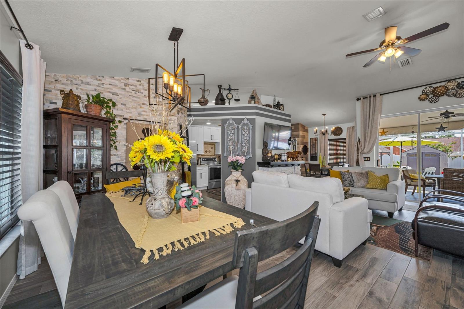 SPRING HILL - Residential