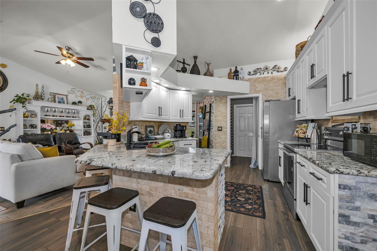 SPRING HILL - Residential