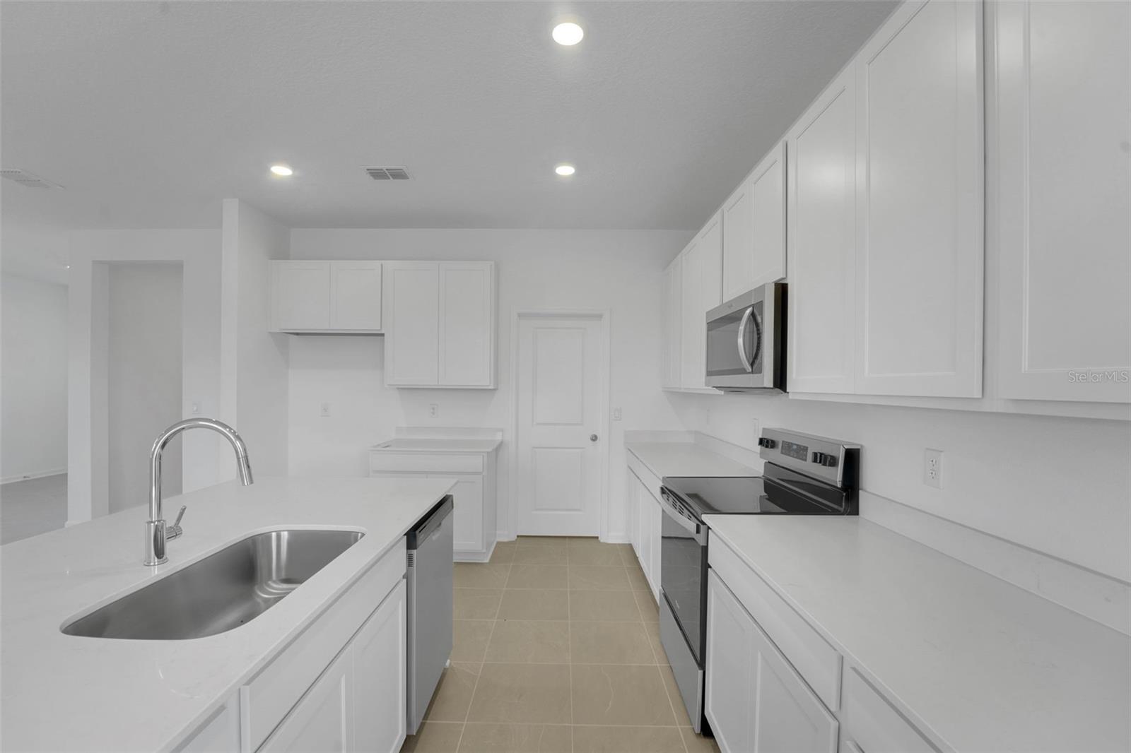 RESERVES AT HAMMOCK OAKS - Residential