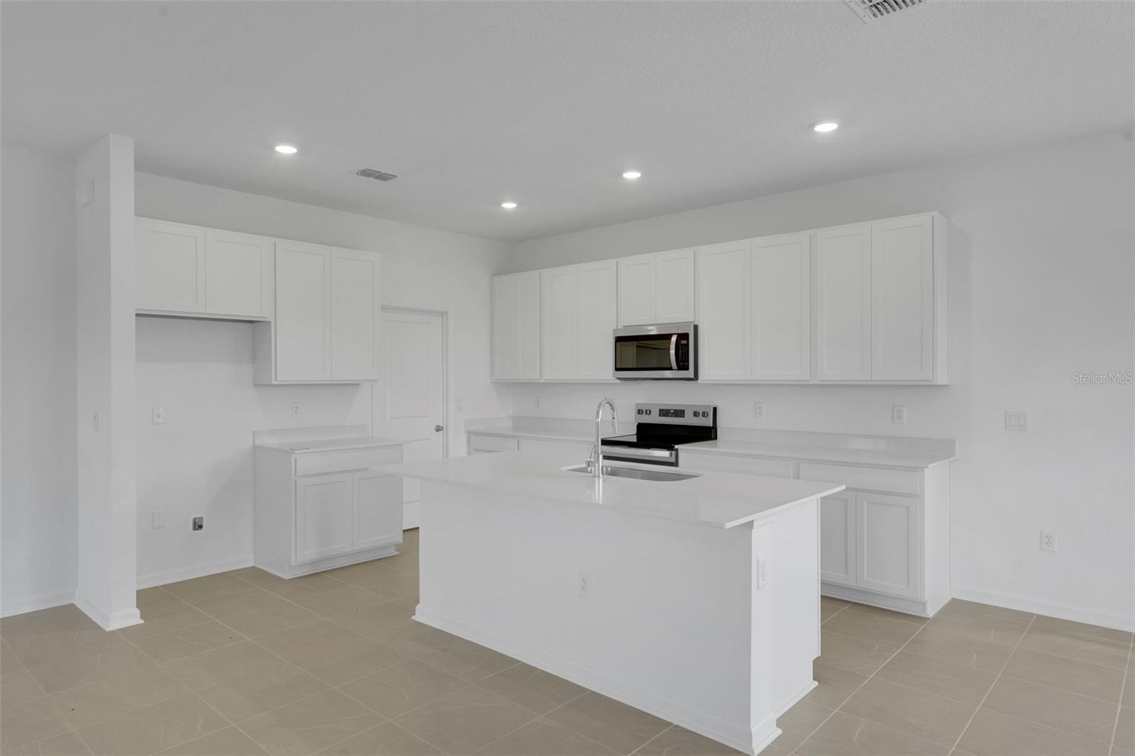 RESERVES AT HAMMOCK OAKS - Residential