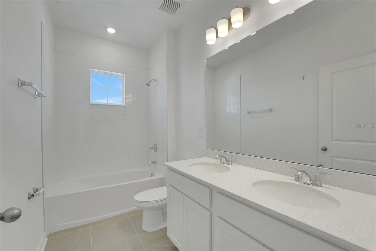 RESERVES AT HAMMOCK OAKS - Residential