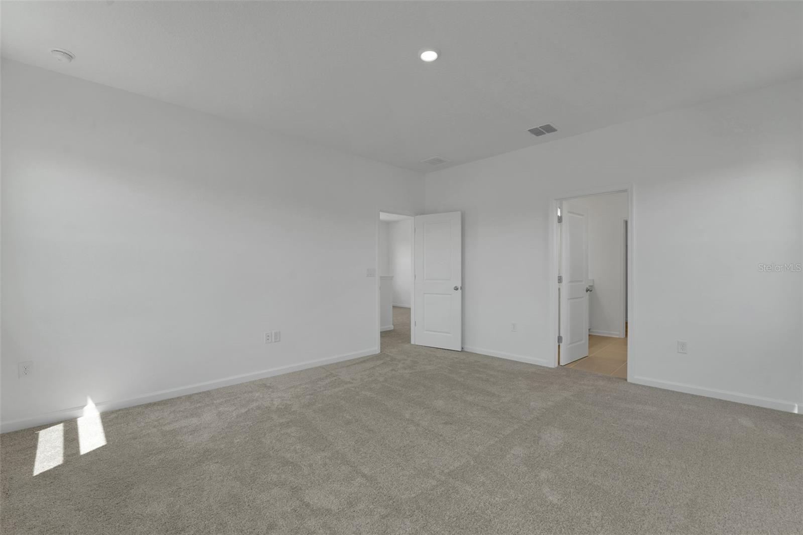 RESERVES AT HAMMOCK OAKS - Residential