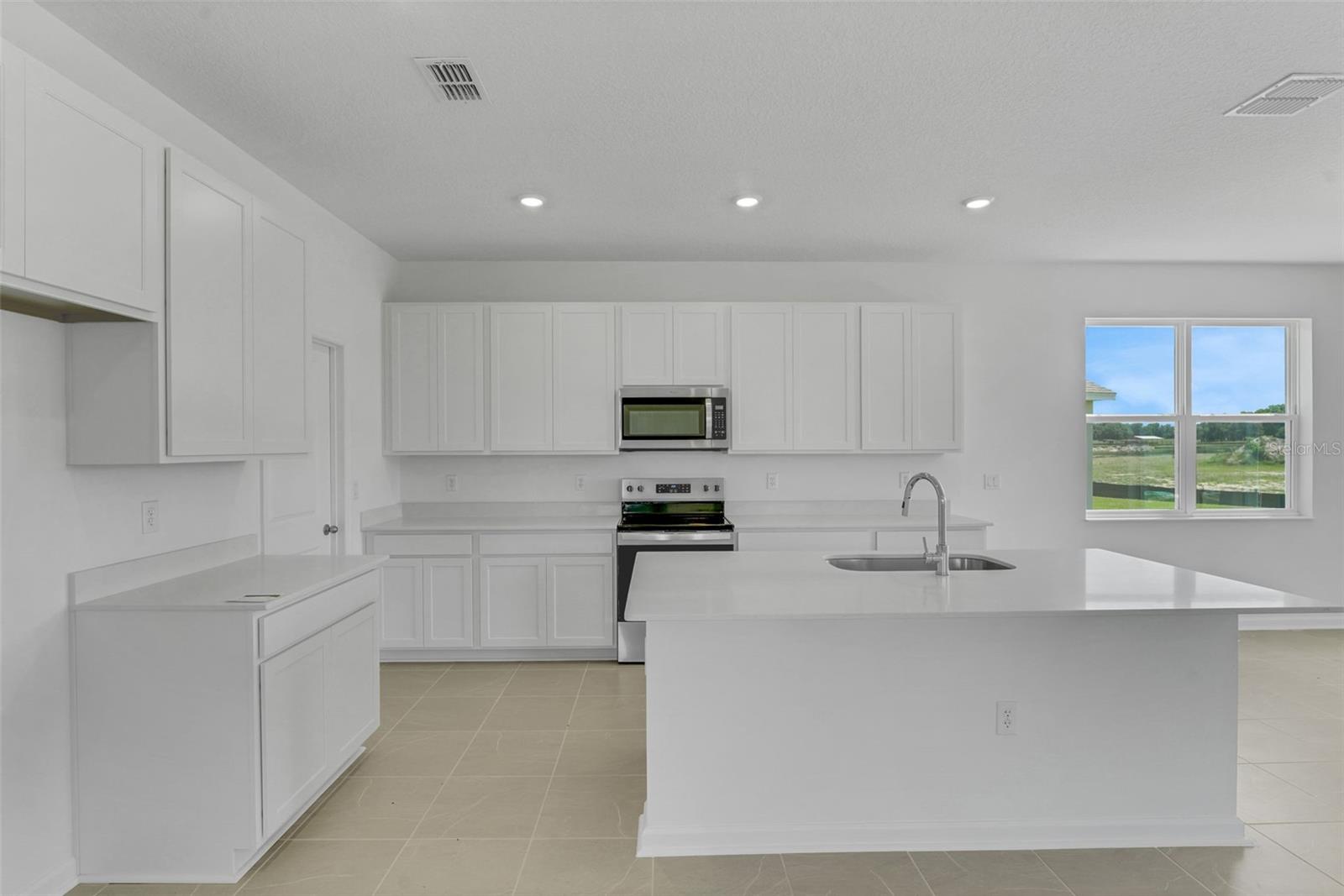 RESERVES AT HAMMOCK OAKS - Residential