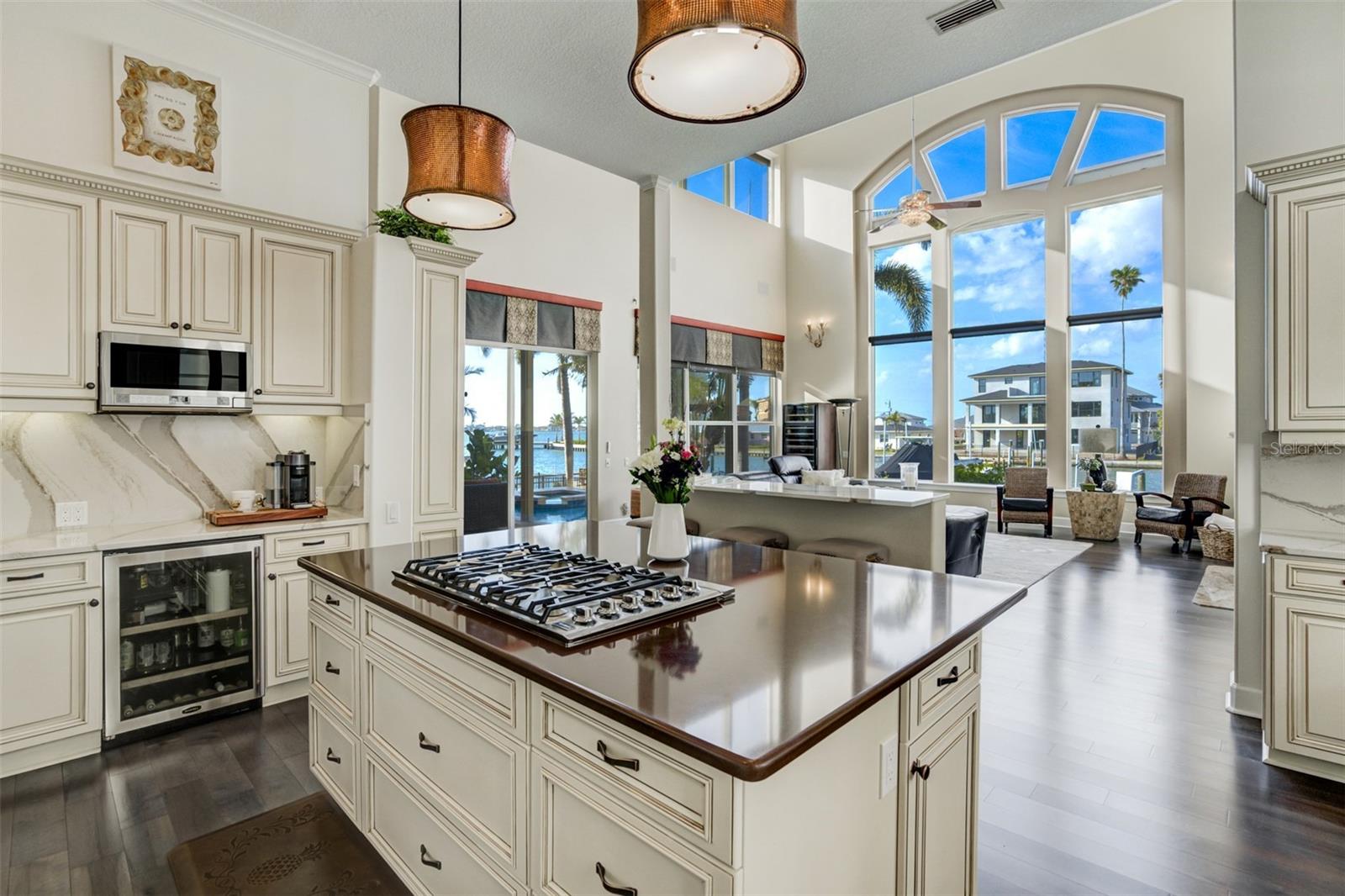 SUNSET BAY - Residential