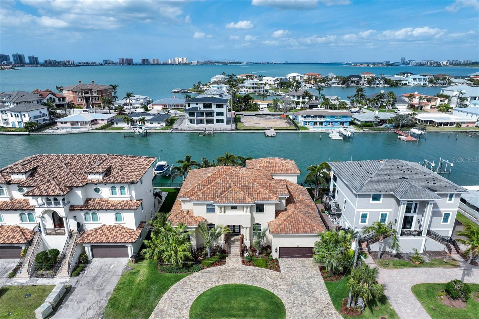 SUNSET BAY - Residential