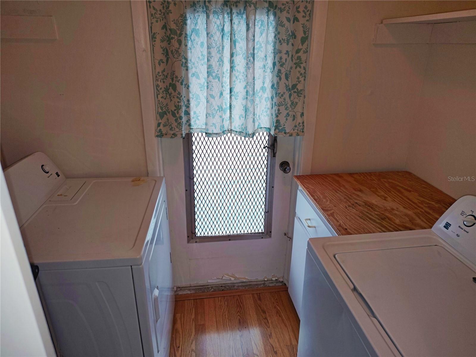BAYSHORE II SEC 17 - Residential Lease