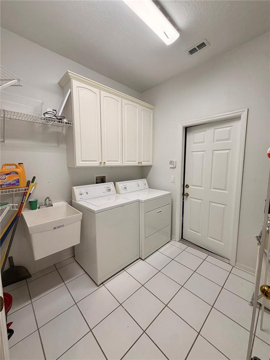 REMINGTON PH 1 TR F - Residential Lease