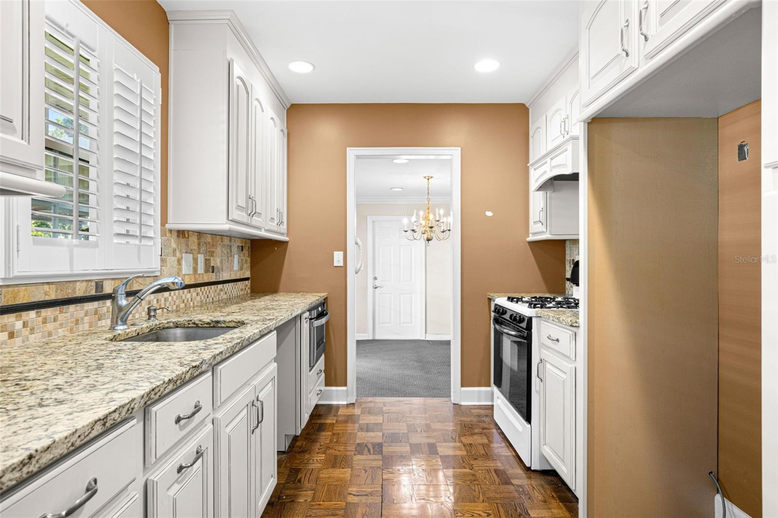 LANGS ADD TO GOLF VIEW E - Residential