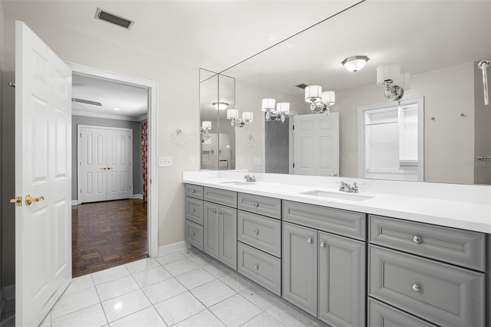 LANGS ADD TO GOLF VIEW E - Residential