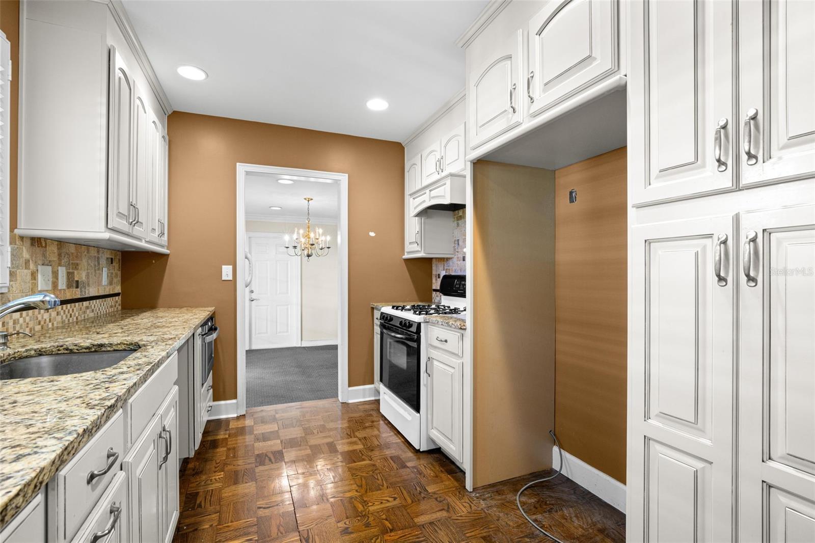 LANGS ADD TO GOLF VIEW E - Residential