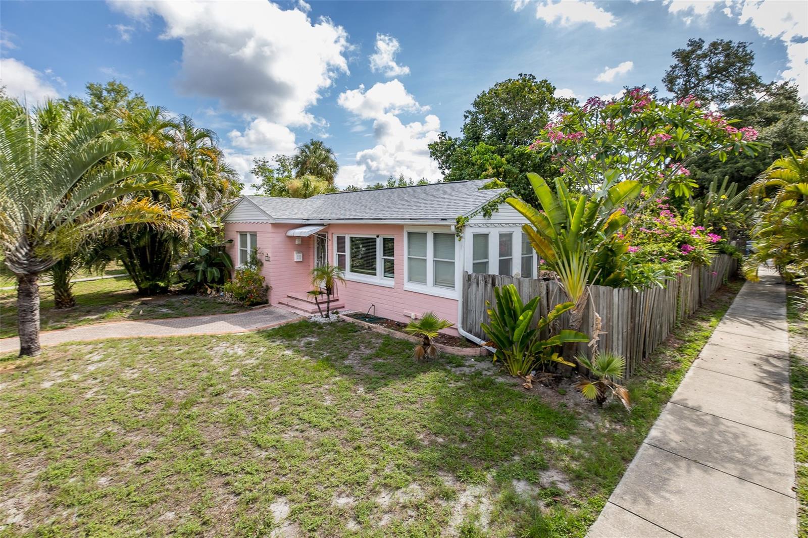 ROSS OAKS - Residential