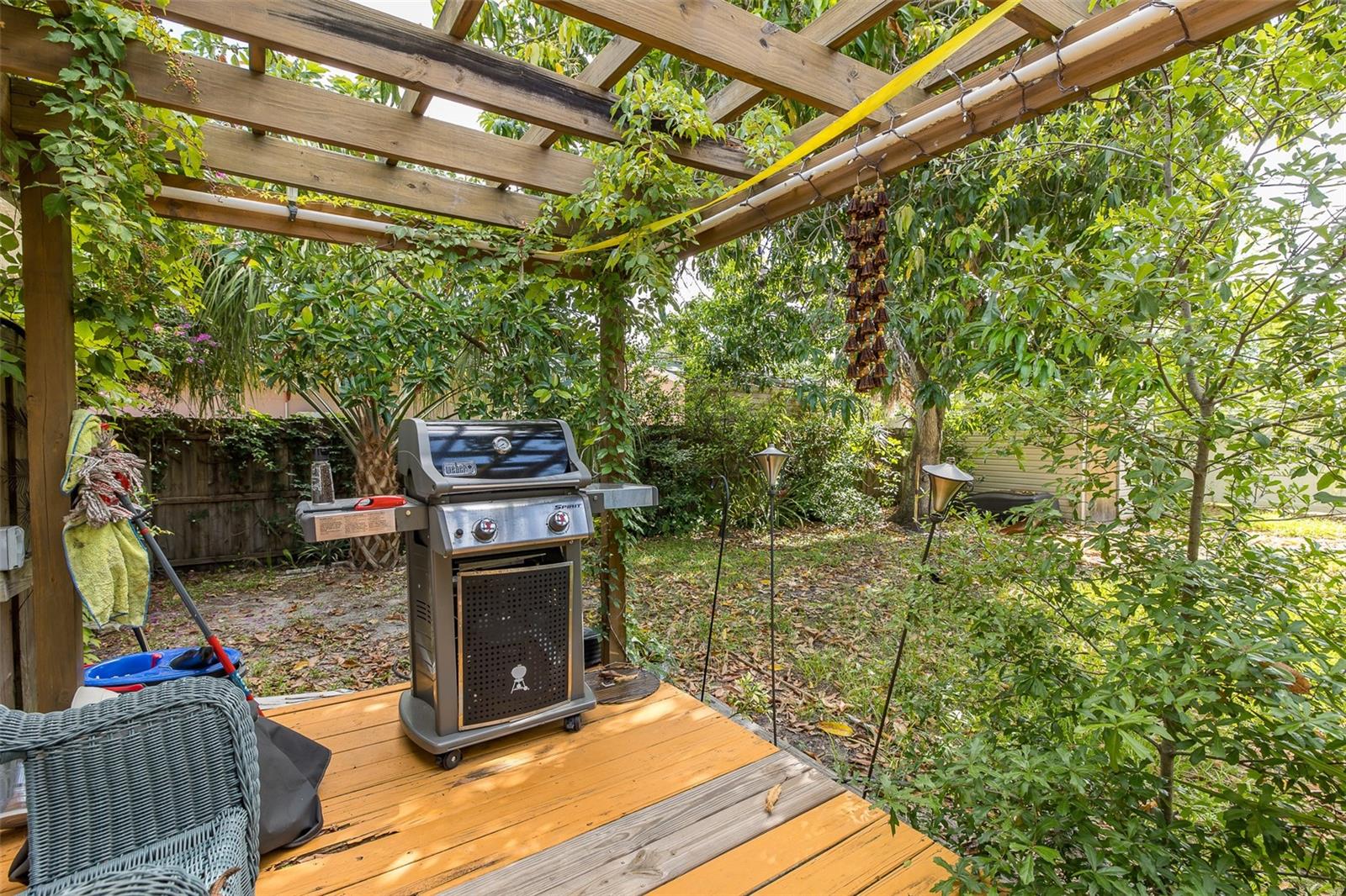 ROSS OAKS - Residential