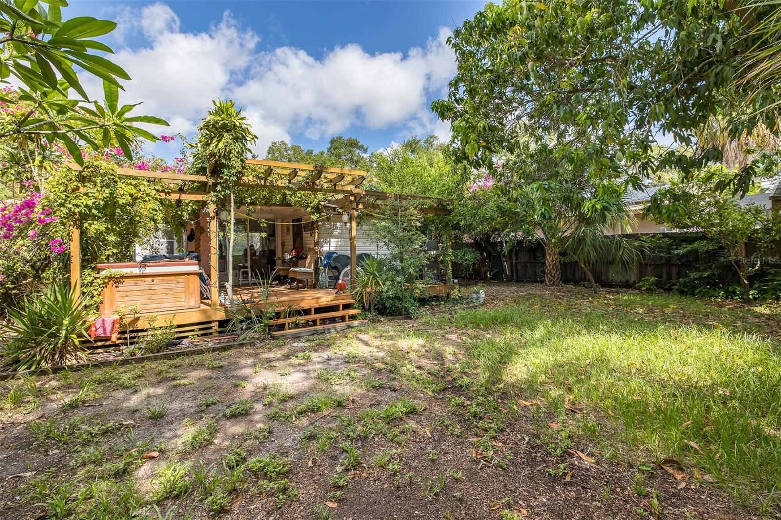 ROSS OAKS - Residential
