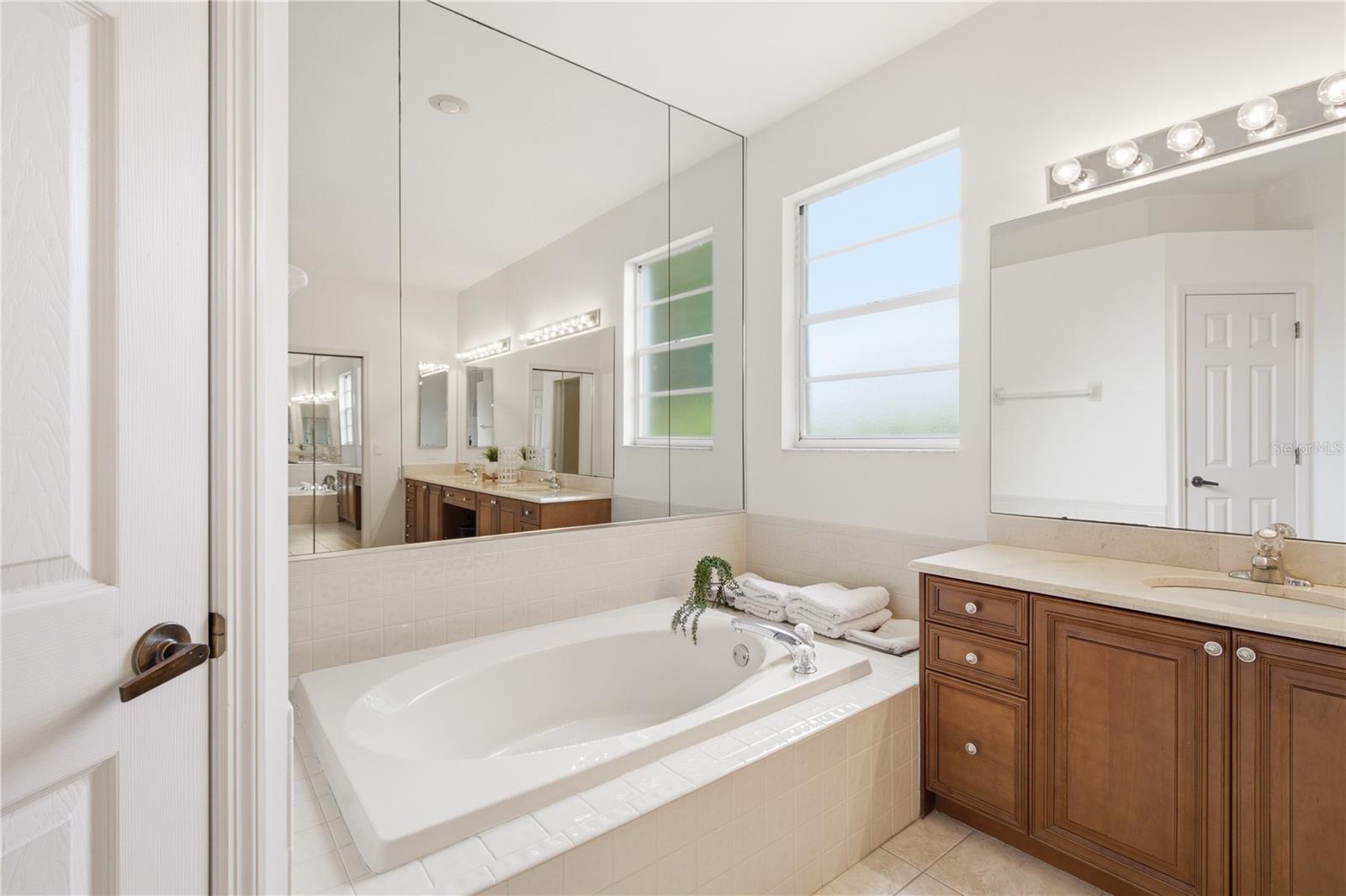 CRESCENT OAKS COUNTRY CLUB PH 1 - Residential