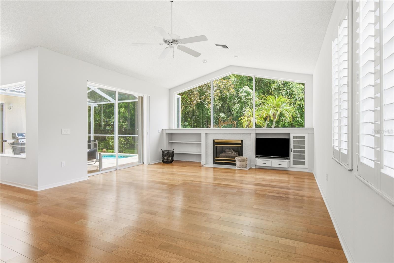 CRESCENT OAKS COUNTRY CLUB PH 1 - Residential