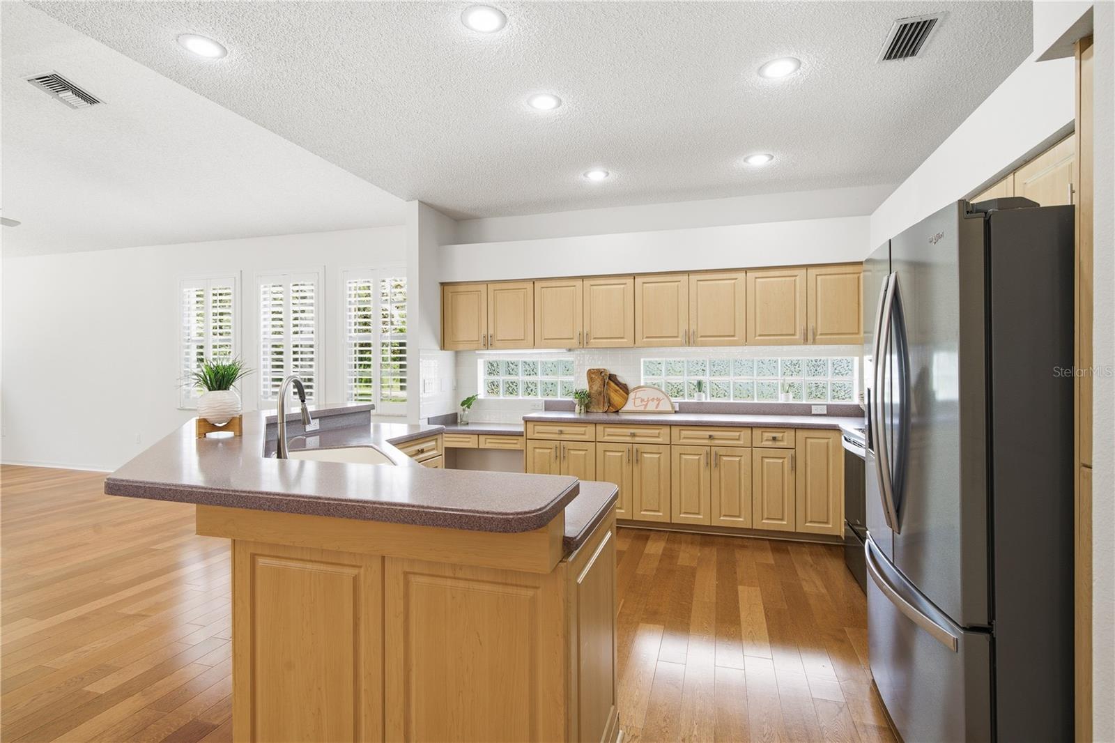 CRESCENT OAKS COUNTRY CLUB PH 1 - Residential