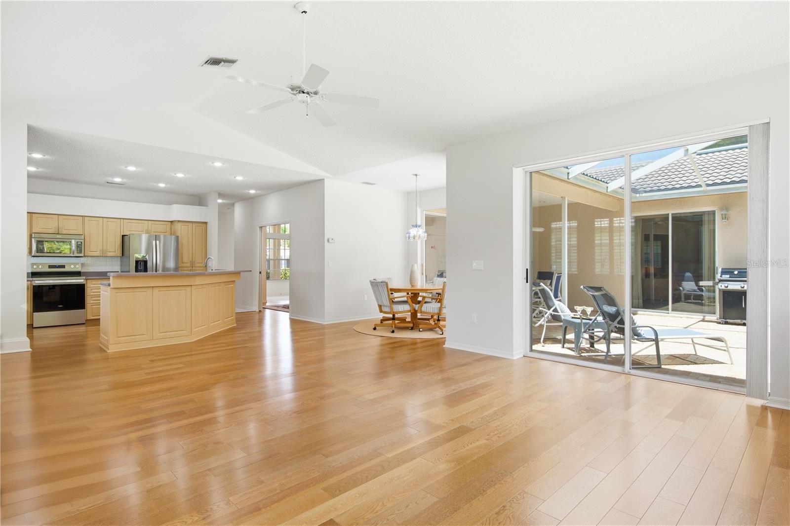 CRESCENT OAKS COUNTRY CLUB PH 1 - Residential