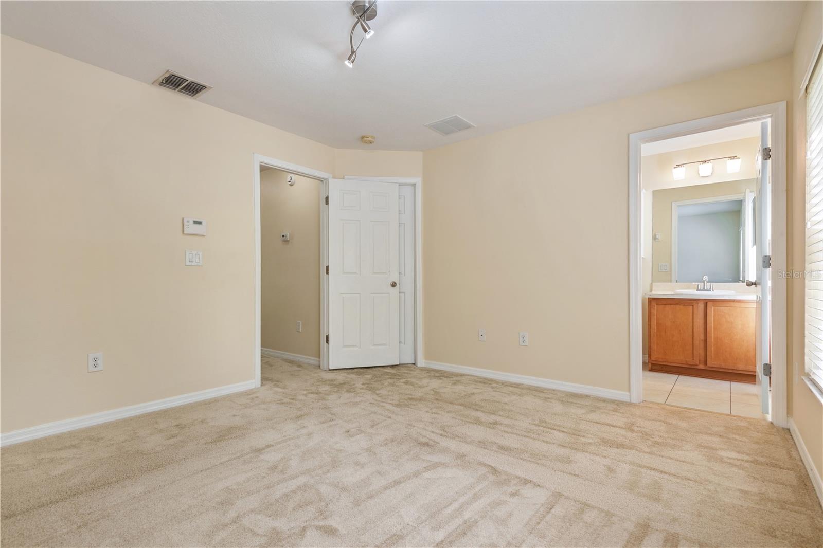 OAKS AT RIVERVIEW - Residential Lease