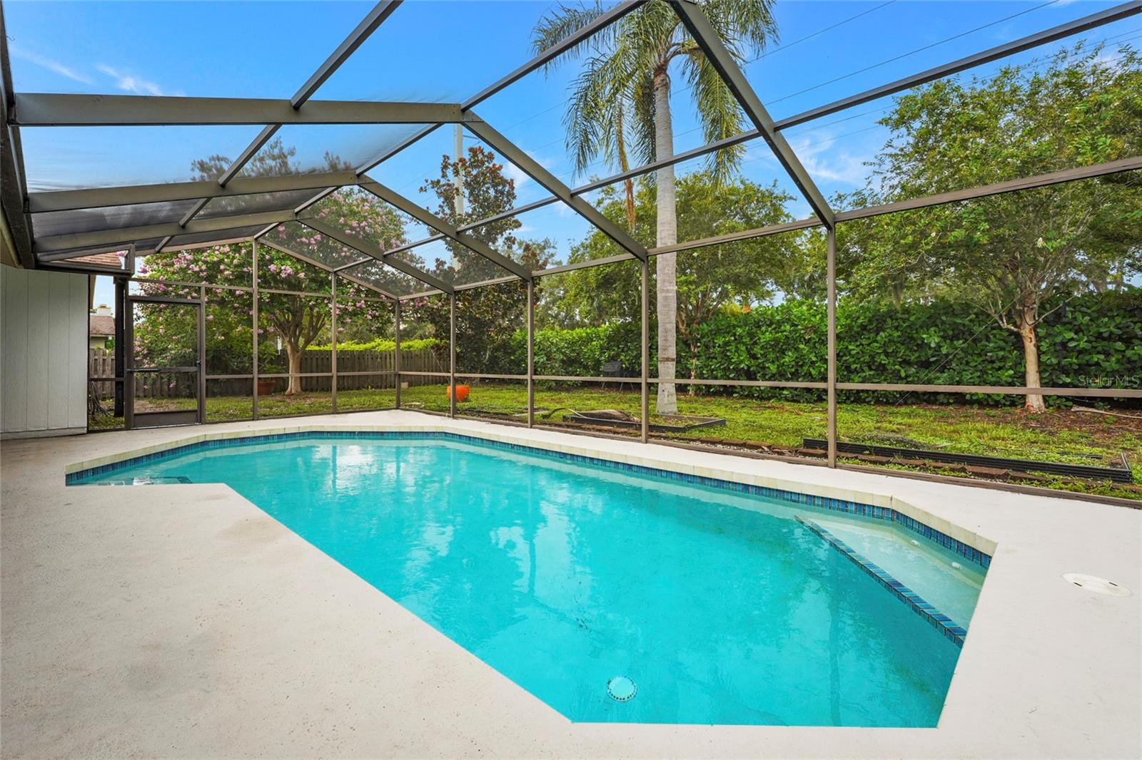 EMERALD GARDENS - Residential