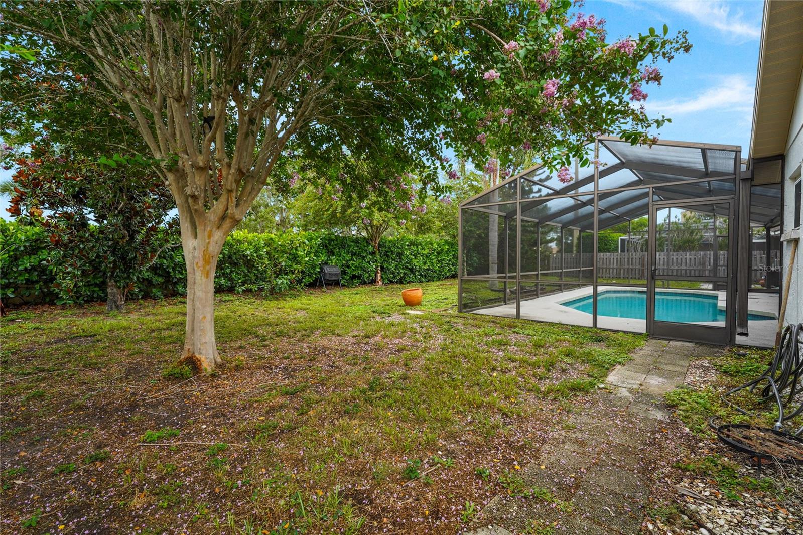 EMERALD GARDENS - Residential