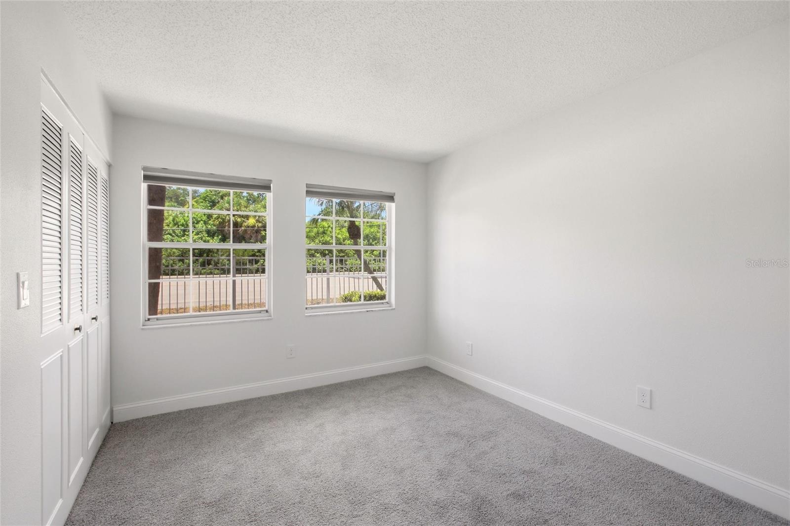 EDGEWATER MANOR - Residential