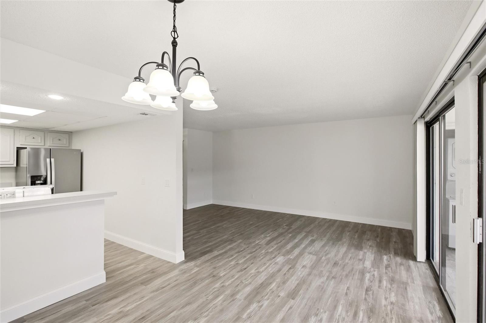 EDGEWATER MANOR - Residential