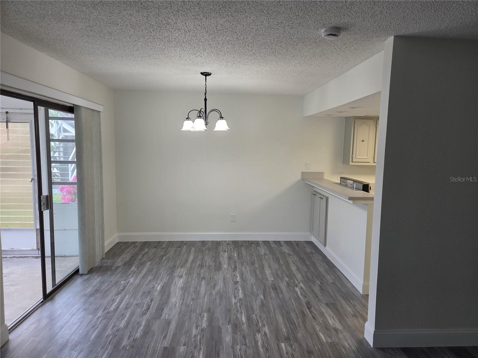 EDGEWATER MANOR - Residential