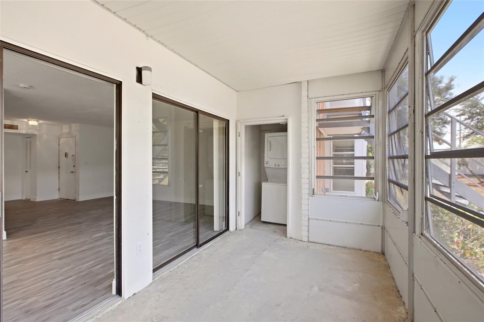 EDGEWATER MANOR - Residential
