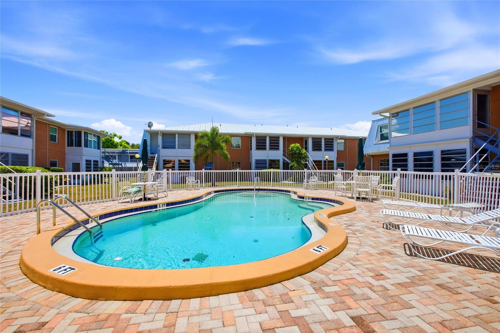 EDGEWATER MANOR - Residential