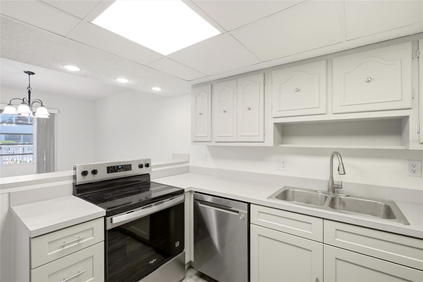 EDGEWATER MANOR - Residential