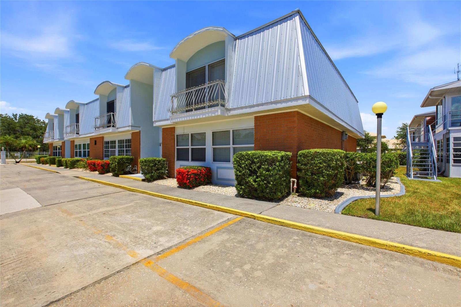 EDGEWATER MANOR - Residential