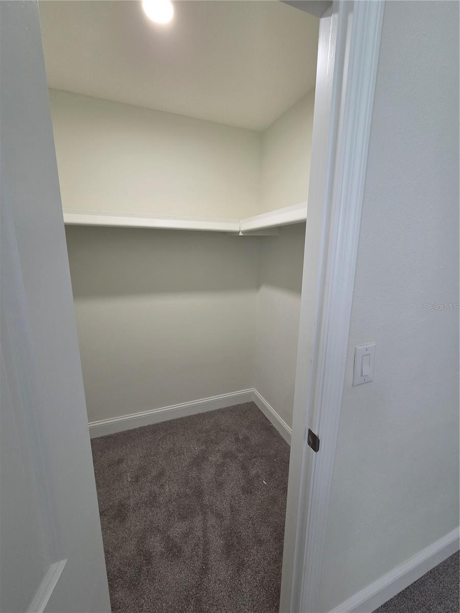 EDGEWATER MANOR - Residential