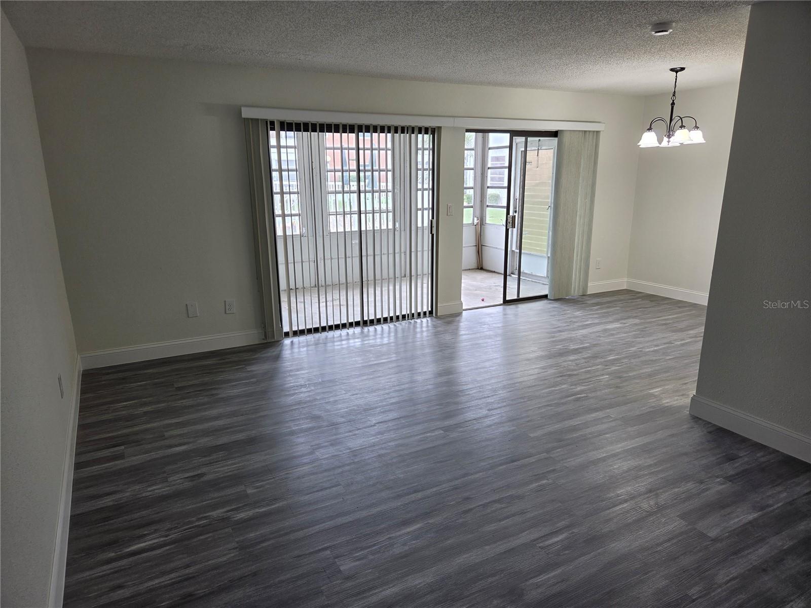 EDGEWATER MANOR - Residential