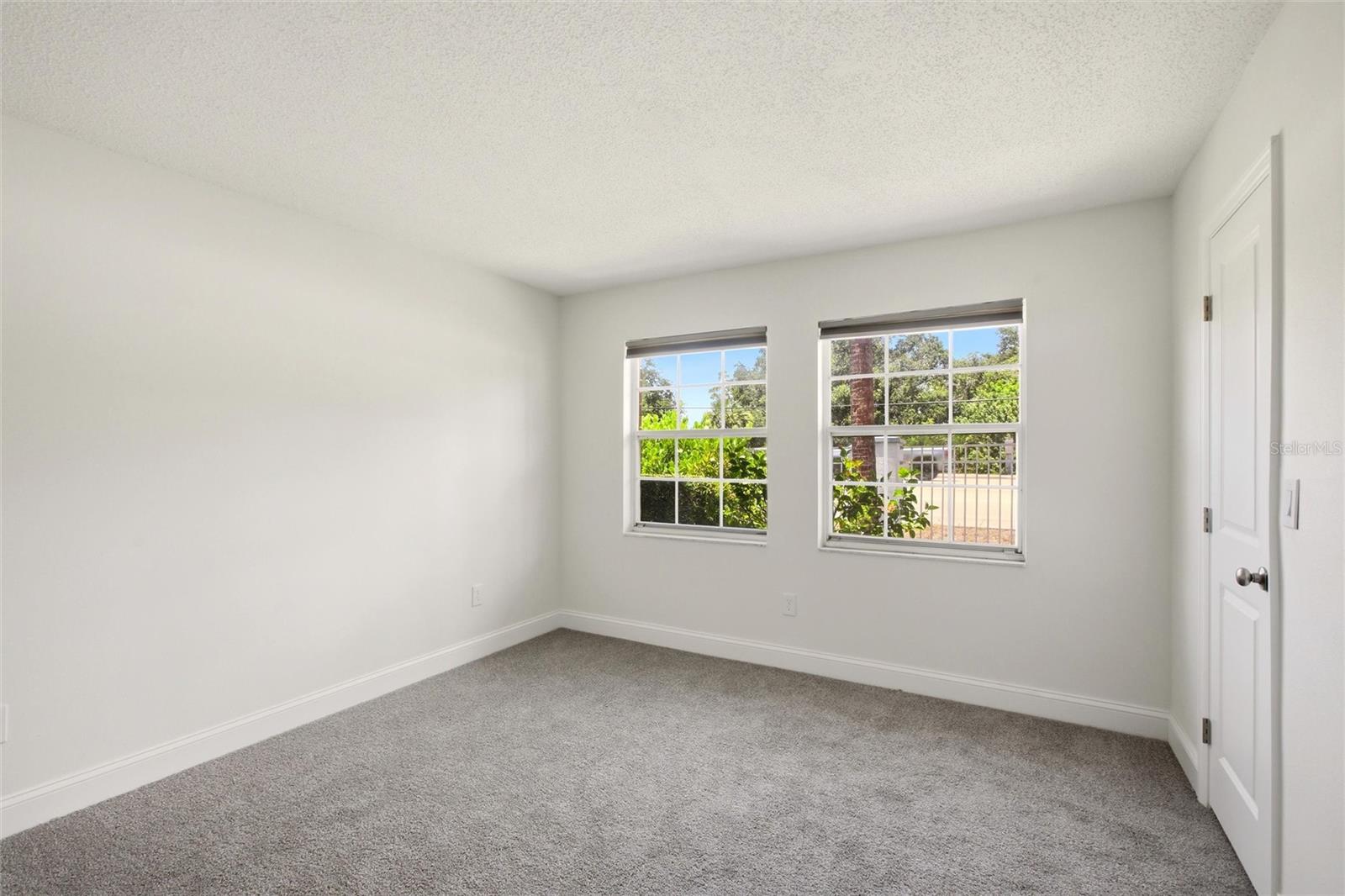 EDGEWATER MANOR - Residential