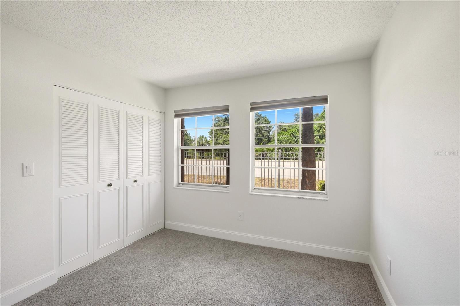 EDGEWATER MANOR - Residential