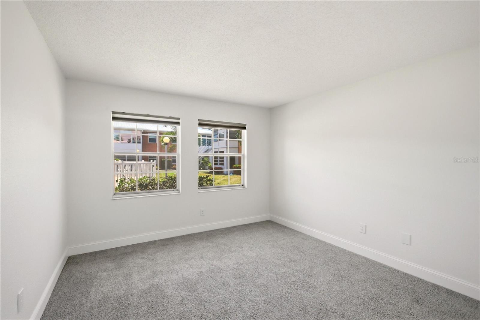 EDGEWATER MANOR - Residential
