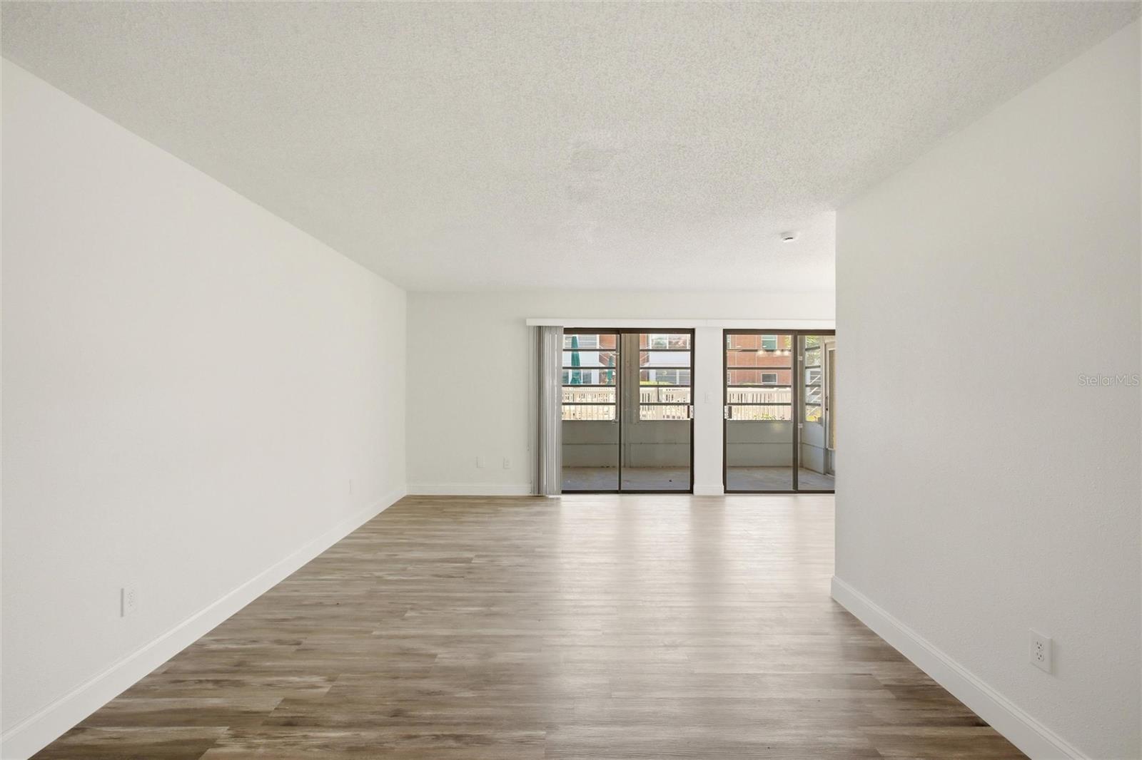 EDGEWATER MANOR - Residential