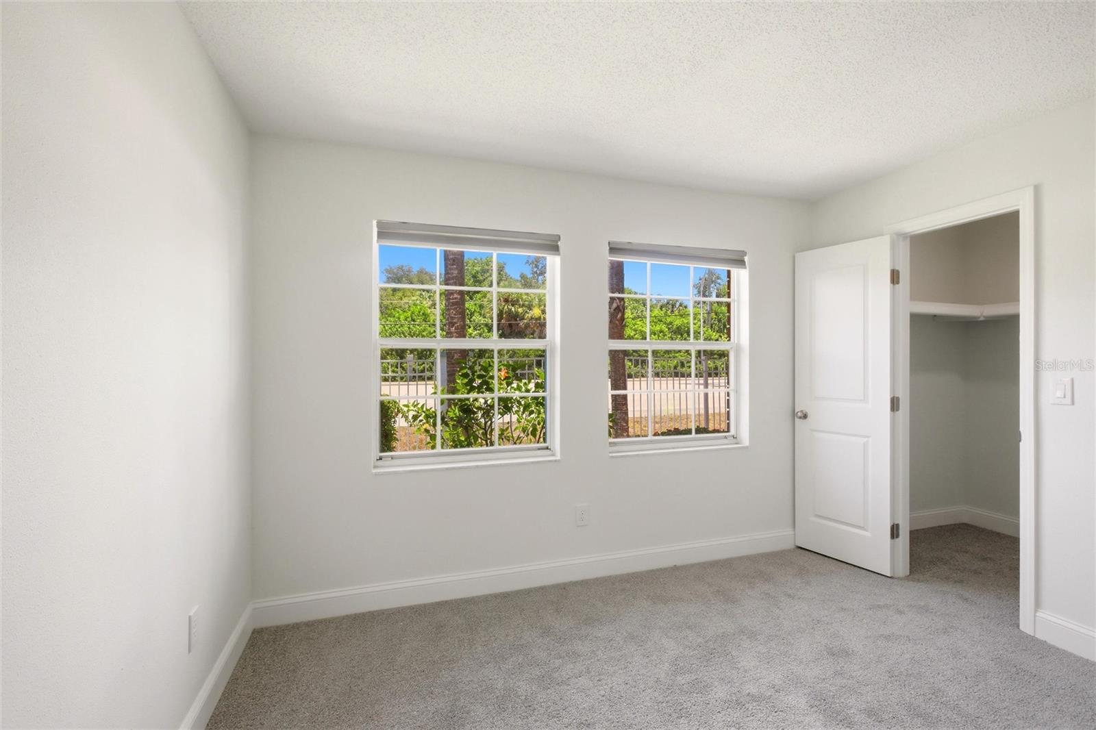 EDGEWATER MANOR - Residential
