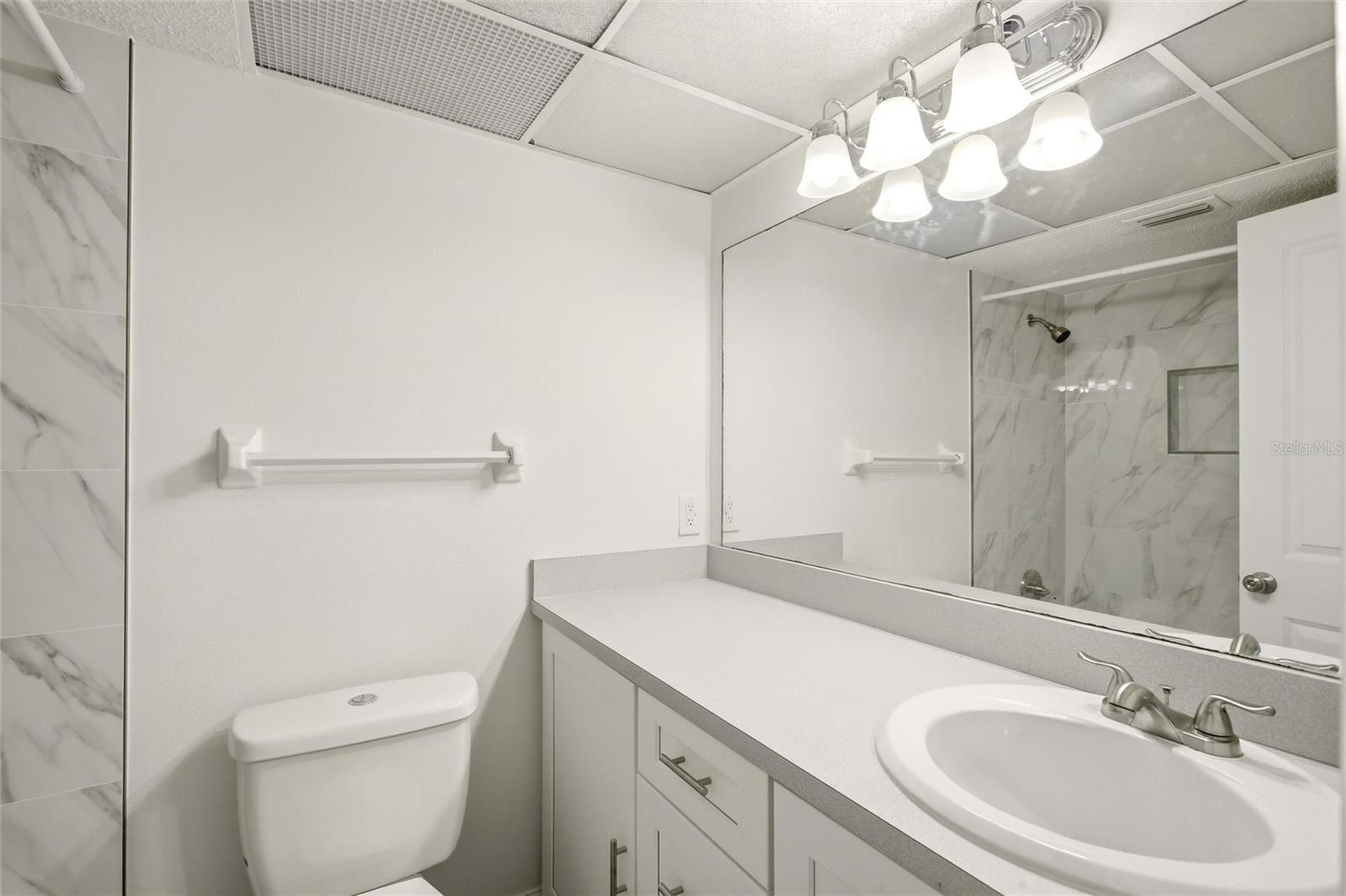 EDGEWATER MANOR - Residential