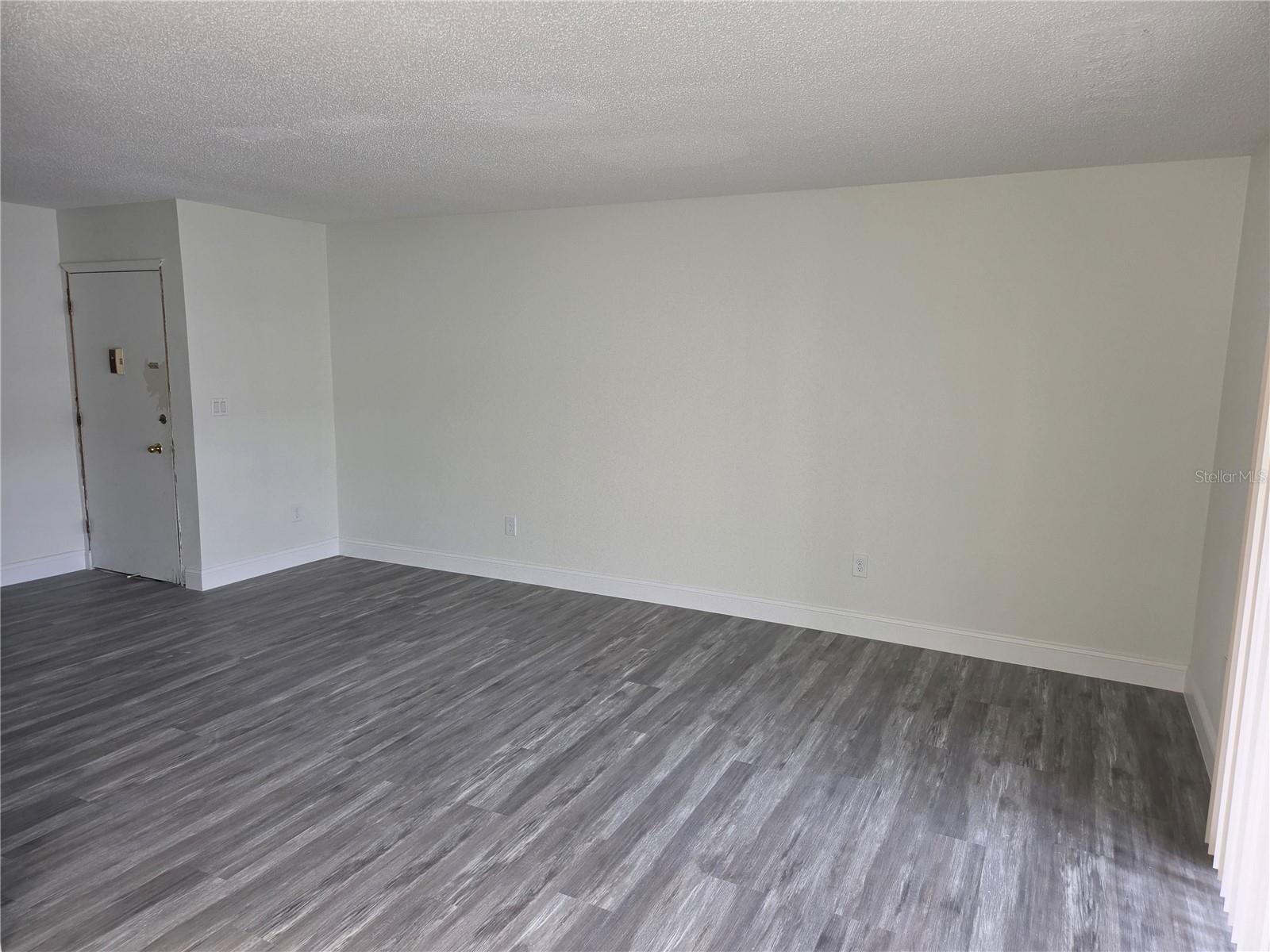 EDGEWATER MANOR - Residential