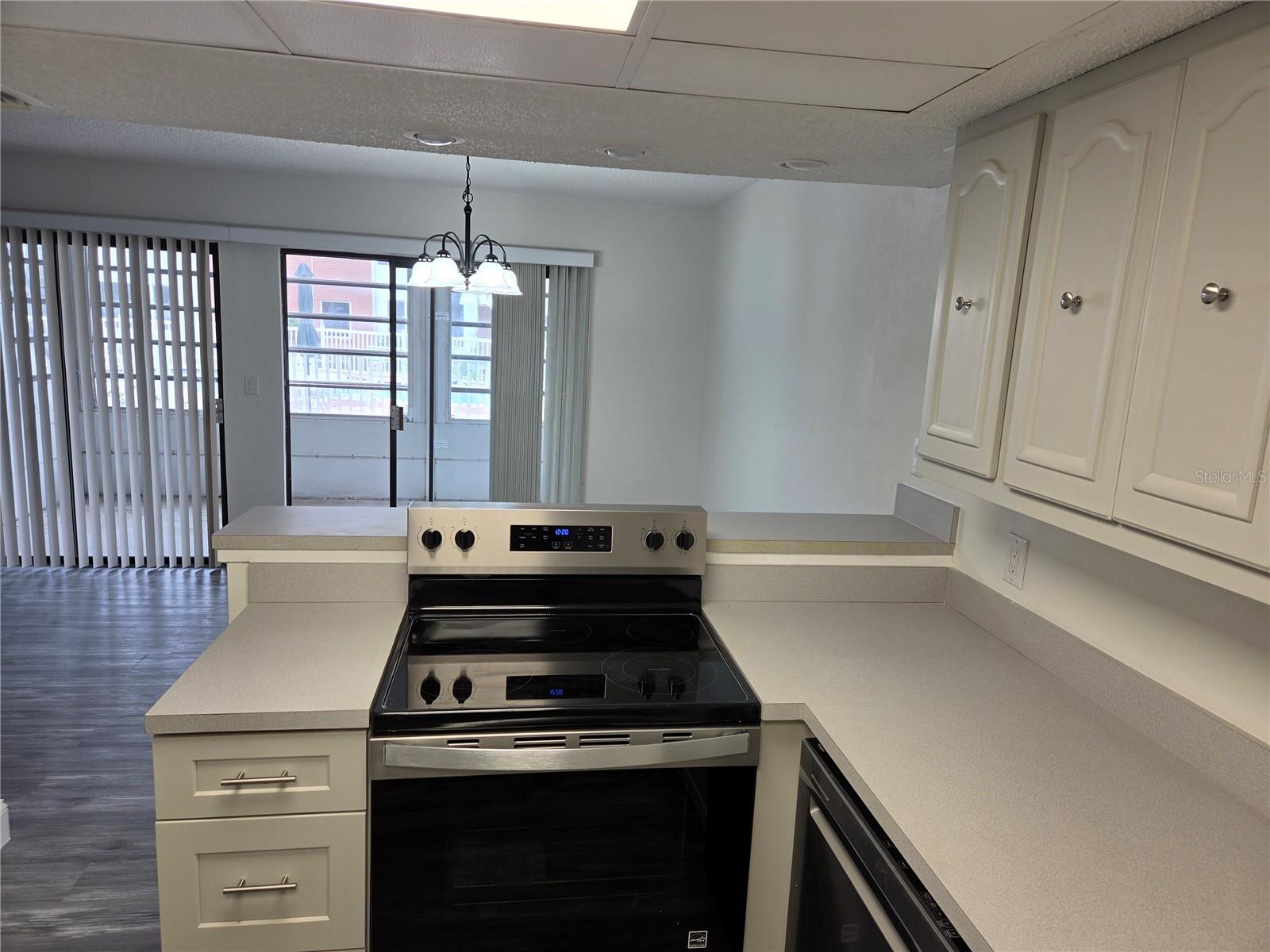 EDGEWATER MANOR - Residential