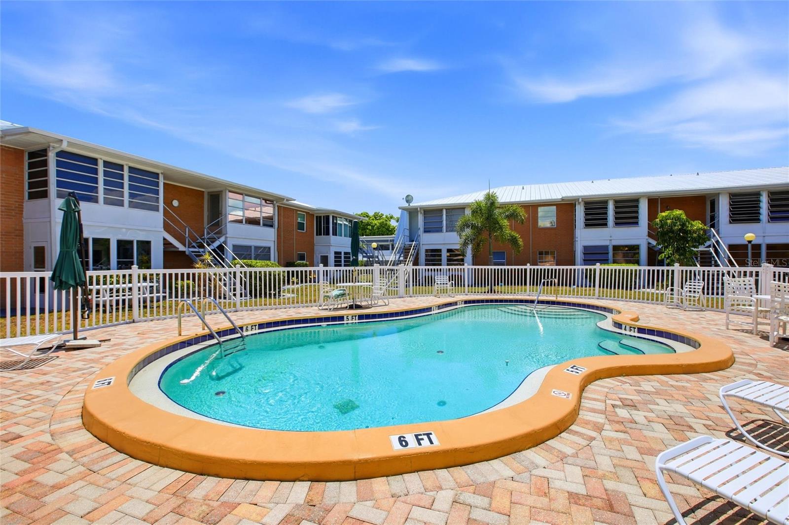 EDGEWATER MANOR - Residential