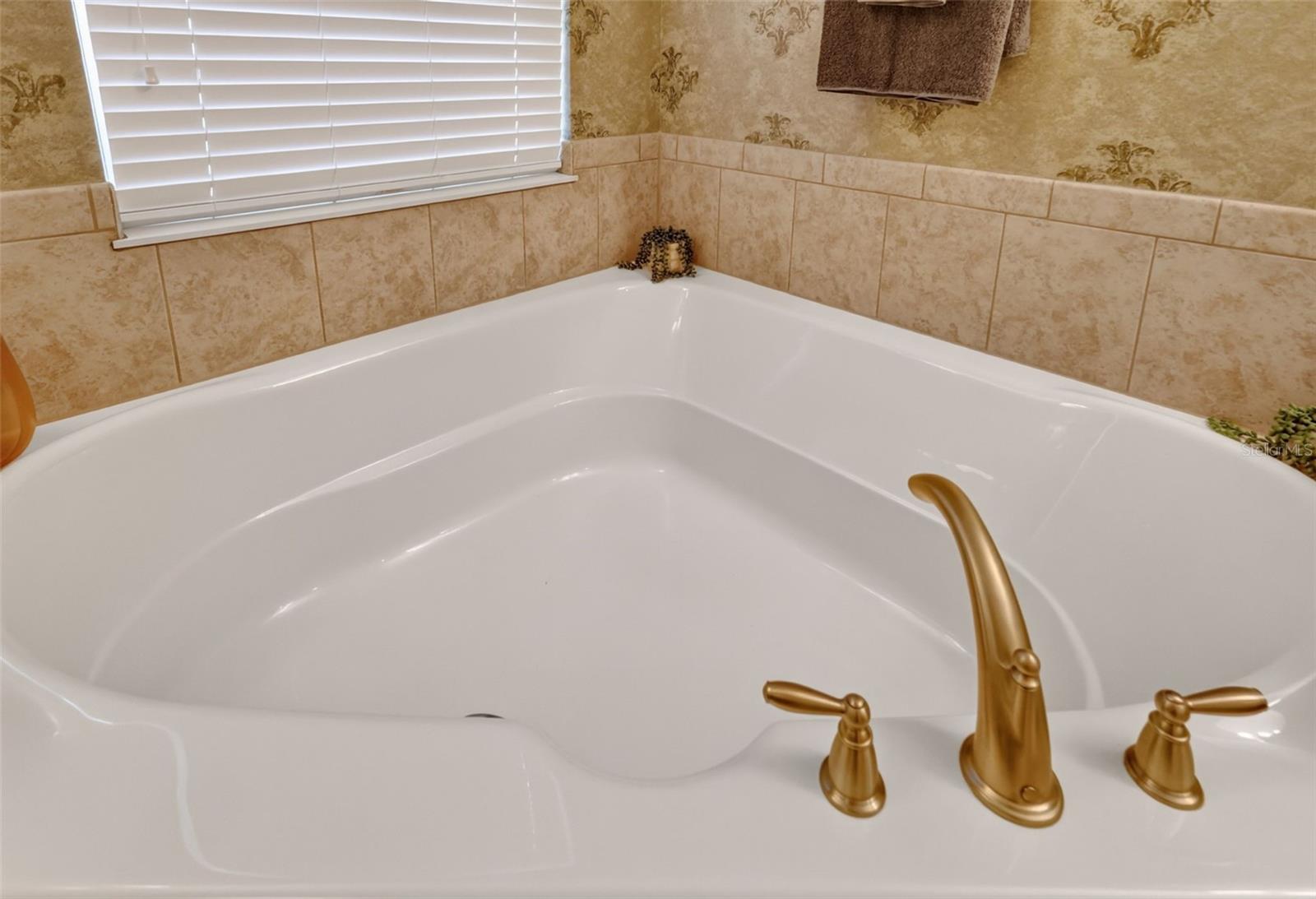 LOCH LEVEN ESTATES PH 05 - Residential
