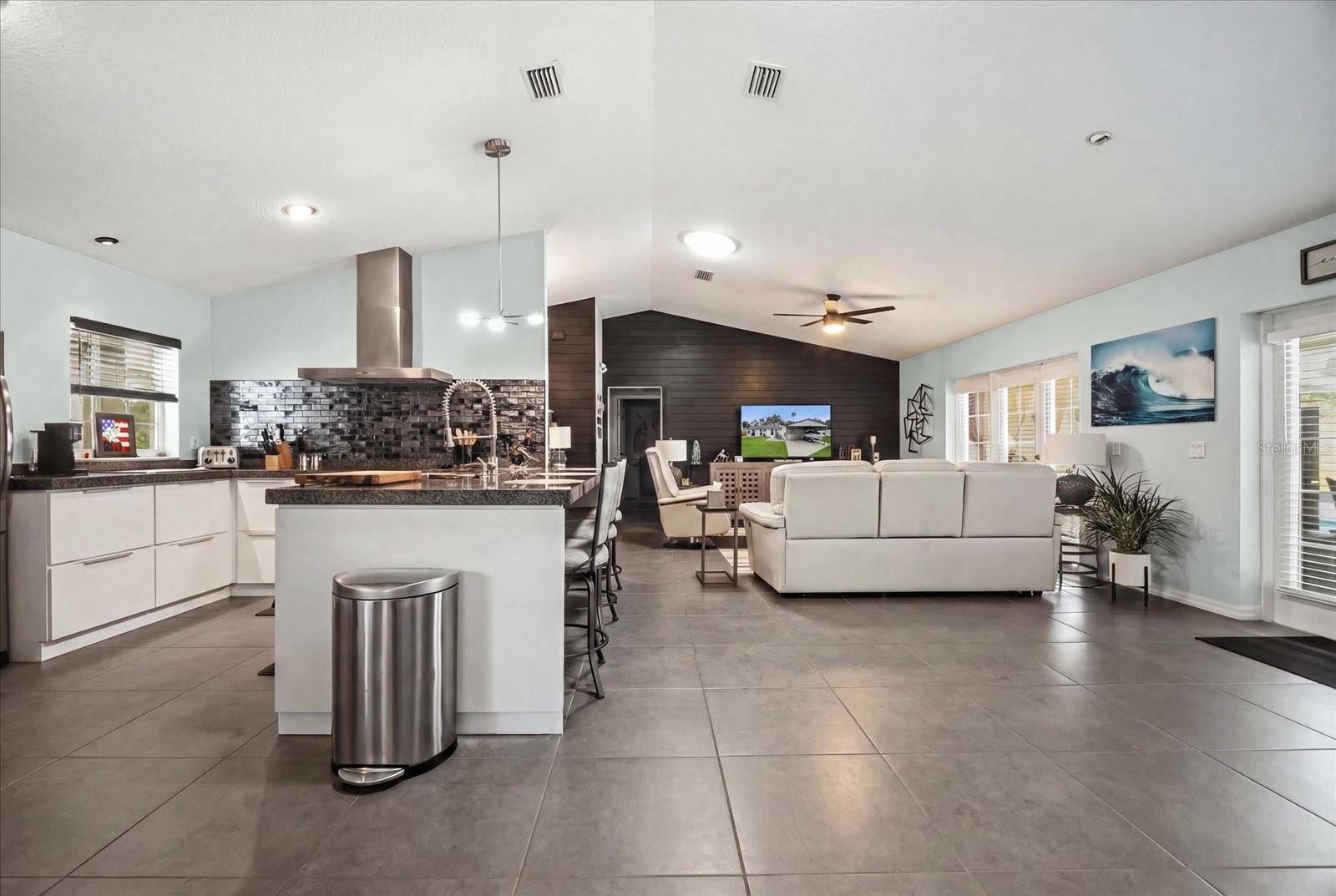 CONNELL LAKE ESTATES - Residential