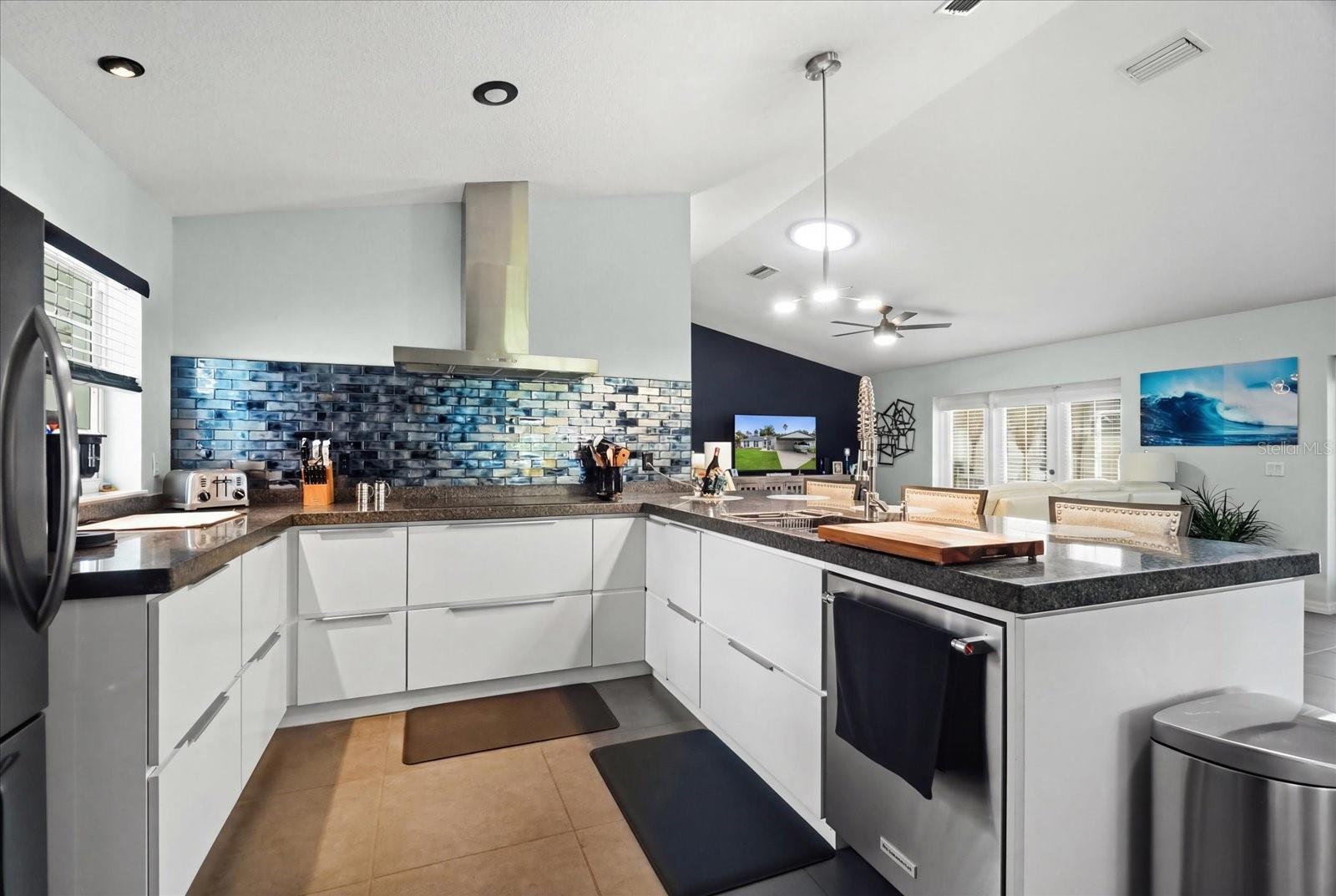 CONNELL LAKE ESTATES - Residential