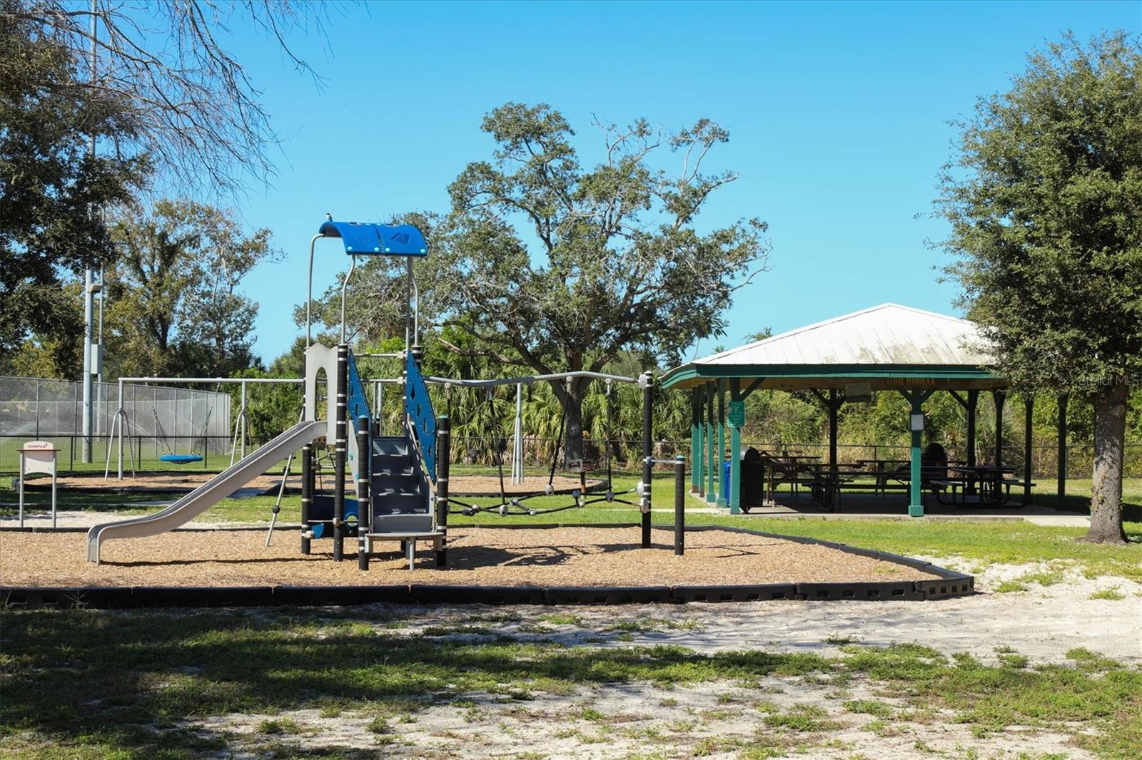 HERITAGE WEST - Residential